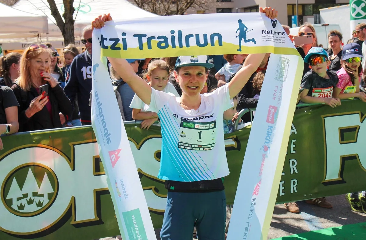 Trail-Spektakel am Sonnenberg: Pattis und Plattner dominieren Alpenplus Ötzi Trailrun Naturns 2026: Anna Plattner siegt beim Sunny Mountain Trail
